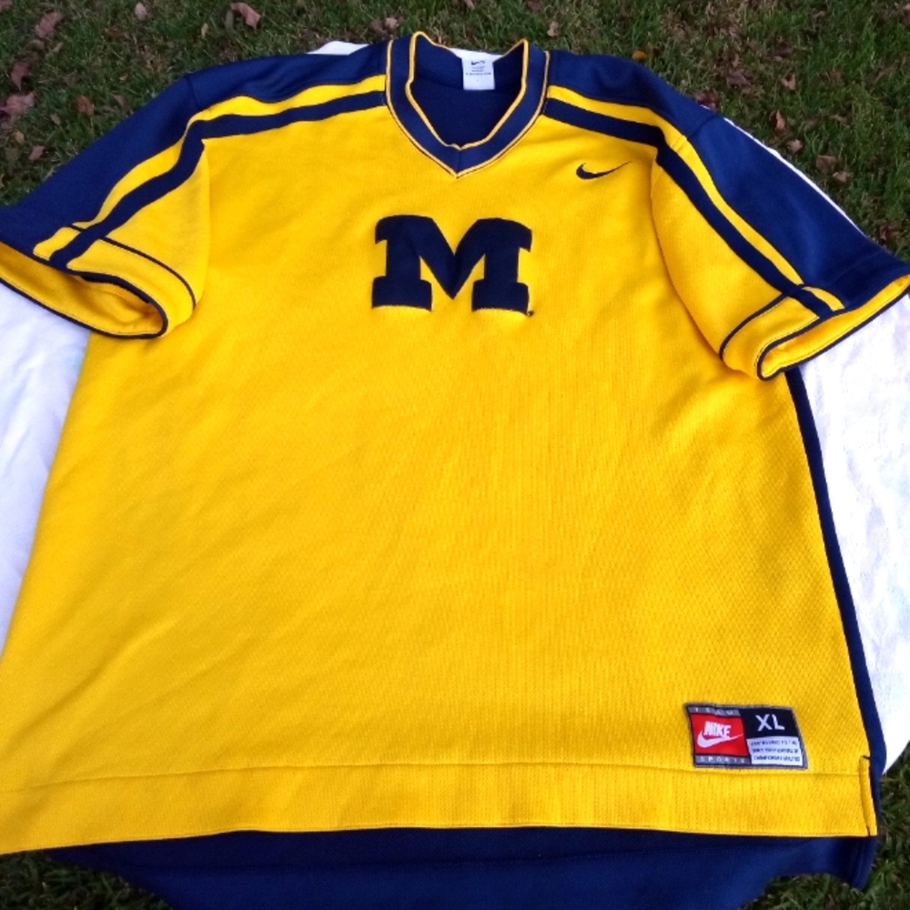 Nike Michigan Wolverines Vintage Shooting Shirt